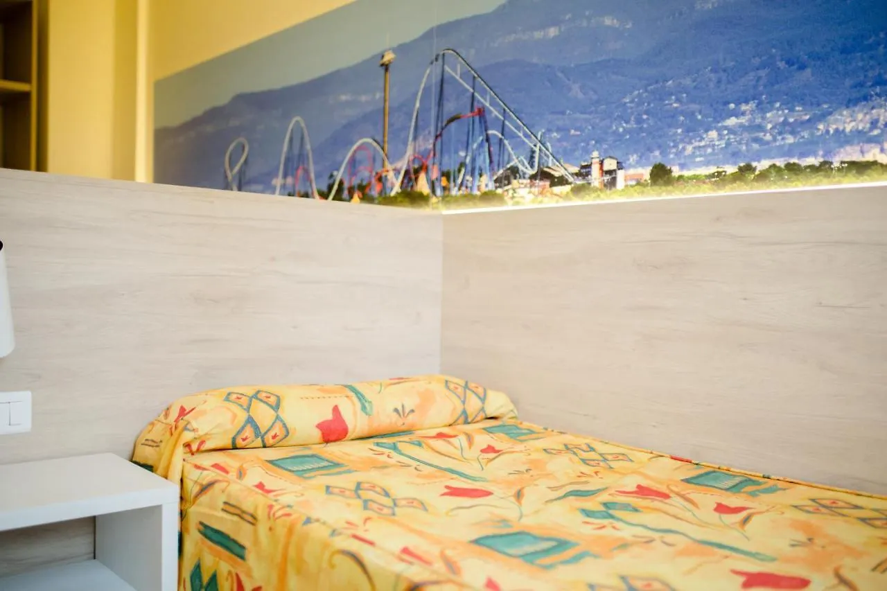 Festival Village Apartments Salou
